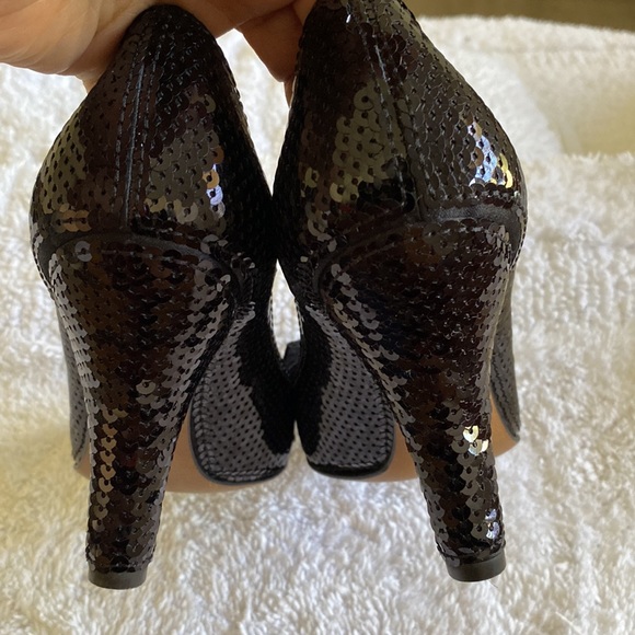 Moschino Made in Italy Sequence Black Round Toe Shoes with Bow. Size 7 … - Picture 5 of 7